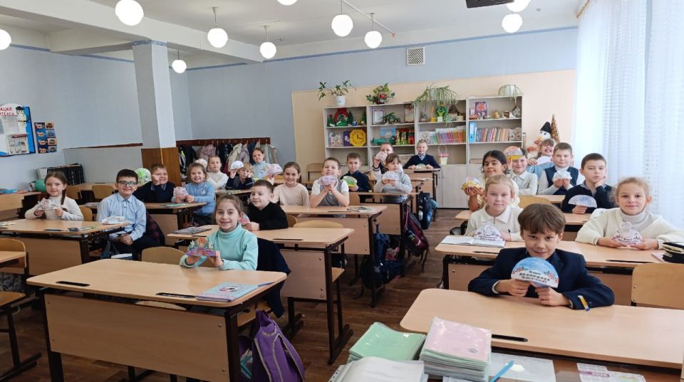 В Кировском отмечают День воссоединения Крыма с Россией В Кировском отмечают День воссоединения Крыма с Россией