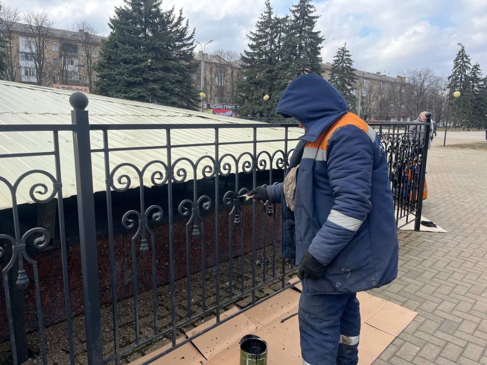 О работах МУП «Простор». Муниципальное унитарное предприятие «Простор» ежедневно выполняет все необходимые работы по содержанию городских улиц О работах МУП «Простор». Муниципальное унитарное предприятие «Простор» ежедневно выполняет все необходимые работы по содержанию городских улиц