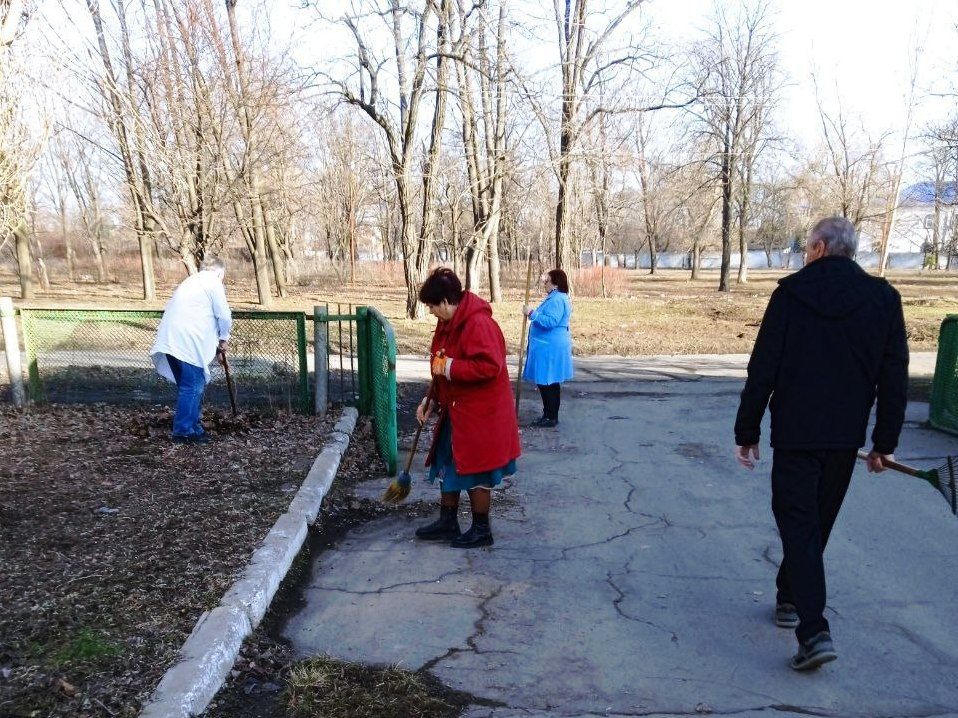 Александр Шатов: Жители Шахтерского округа присоединились к акции «Чистый четверг» Александр Шатов: Жители Шахтерского округа присоединились к акции «Чистый четверг»