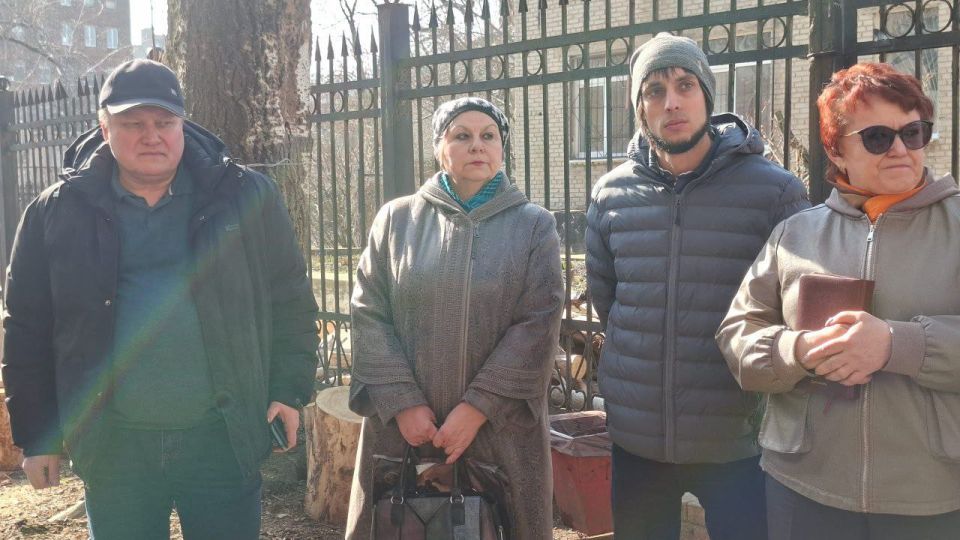 Валентин Левченко: В рамках партийного проекта «Управдом» совместно с первым заместителем Управы Киевского внутригородского района Вячеславом Лаврушко провели встречу с жителями дома 286 по улице Артёма Валентин Левченко: В рамках партийного проекта «Управдом» совместно с первым заместителем Управы Киевского внутригородского района Вячеславом Лаврушко провели встречу с жителями дома 286 по улице Артёма