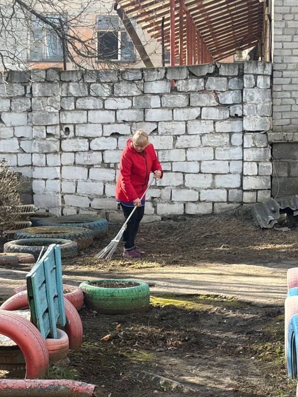 В Центрально-Городском внутригородском районе Макеевки прошла акция «Чистый четверг» в рамках партийного проекта «Городская среда» В Центрально-Городском внутригородском районе Макеевки прошла акция «Чистый четверг» в рамках партийного проекта «Городская среда»