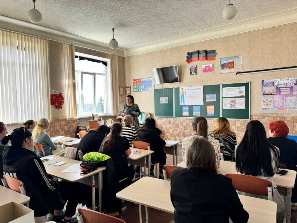 Чтобы оградить детей от жестокости и насилия, а также обеспечить соблюдение их прав, в образовательных учреждениях городкого округа Макеевка были организованы родительские собрания «Детство без насилия и жестокости» Чтобы оградить детей от жестокости и насилия, а также обеспечить соблюдение их прав, в образовательных учреждениях городкого округа Макеевка были организованы родительские собрания «Детство без насилия и жестокости»