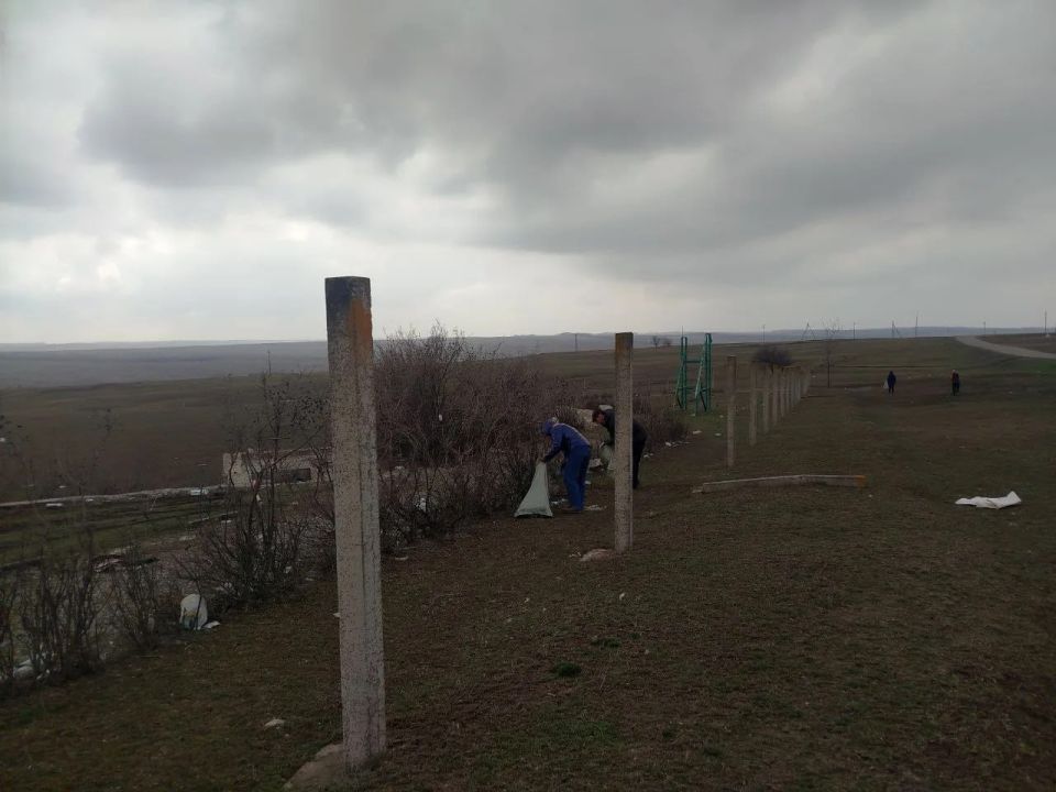 Общие усилия, общий результат: Субботник в сёлах Старобешевского округа Общие усилия, общий результат: Субботник в сёлах Старобешевского округа