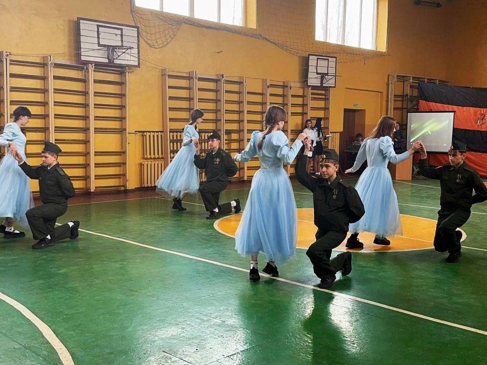 В Ждановке прошло торжественное чествование юных патриотов «Виват, кадет» В Ждановке прошло торжественное чествование юных патриотов «Виват, кадет»