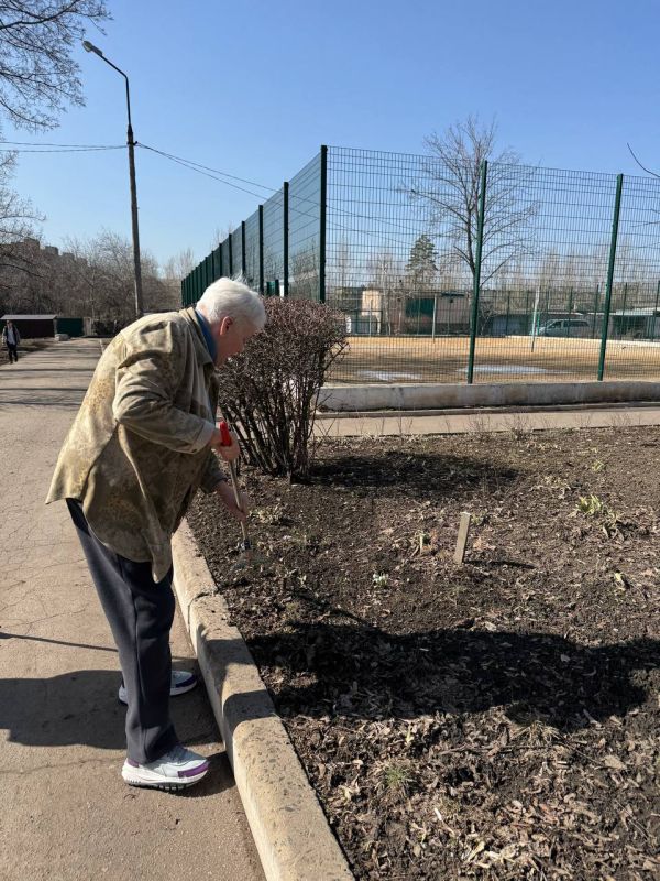 В Центрально-Городском внутригородском районе Макеевки прошла акция «Чистый четверг» в рамках партийного проекта «Городская среда» В Центрально-Городском внутригородском районе Макеевки прошла акция «Чистый четверг» в рамках партийного проекта «Городская среда»