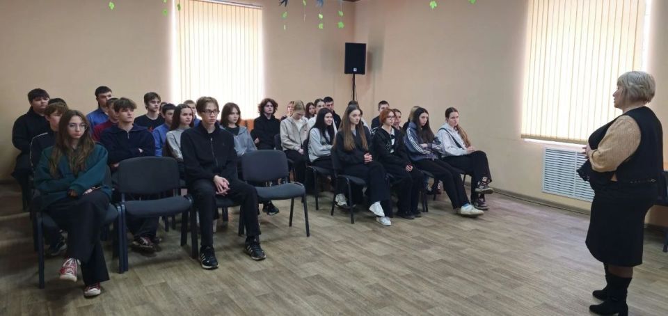 Сегодня, 20.03.2026 года, совместно с отделом культуры г.о. Дебальцево в молодёжном отделе МБУ "Мироновский поселковый ДК" прошла беседа "Профилактика ПАВ среди молодёжи" для учащихся старших классов ГБОУ "Мироновская... Сегодня, 20.03.2026 года, совместно с отделом культуры г.о. Дебальцево в молодёжном отделе МБУ "Мироновский поселковый ДК" прошла беседа "Профилактика ПАВ среди молодёжи" для учащихся старших классов ГБОУ "Мироновская...