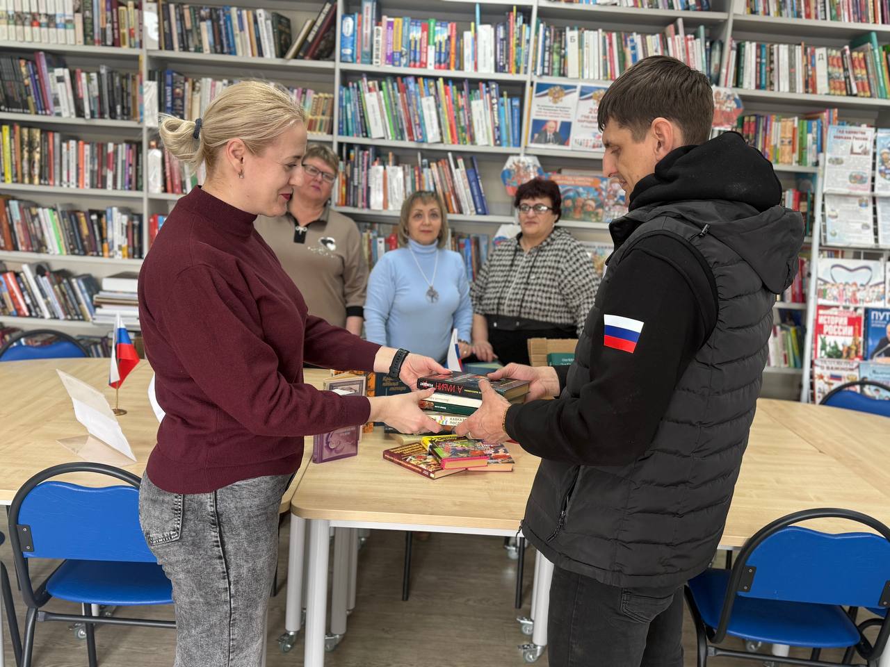 Пополняем библиотечные полки! Пополняем библиотечные полки!