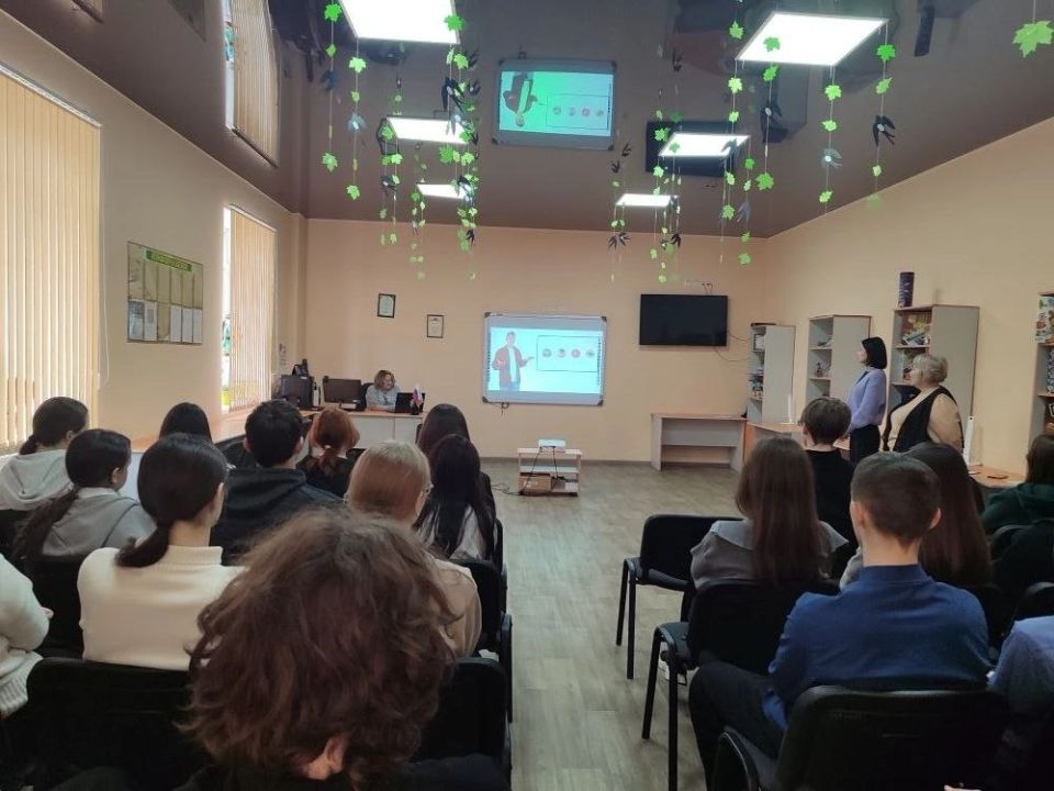 Сегодня, 20.03.2026 года, совместно с отделом культуры г.о. Дебальцево в молодёжном отделе МБУ "Мироновский поселковый ДК" прошла беседа "Профилактика ПАВ среди молодёжи" для учащихся старших классов ГБОУ "Мироновская... Сегодня, 20.03.2026 года, совместно с отделом культуры г.о. Дебальцево в молодёжном отделе МБУ "Мироновский поселковый ДК" прошла беседа "Профилактика ПАВ среди молодёжи" для учащихся старших классов ГБОУ "Мироновская...