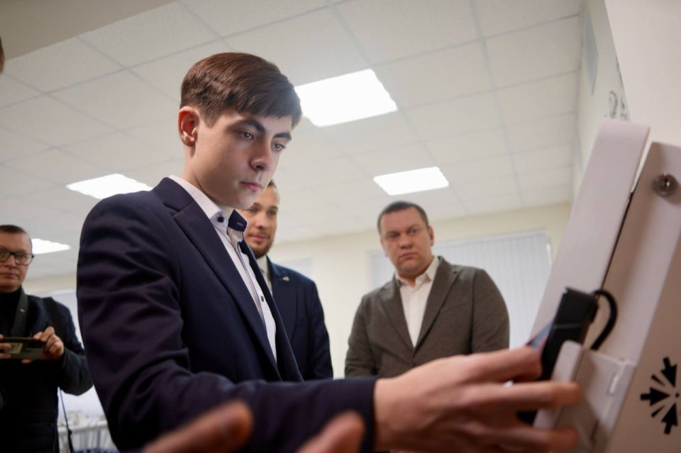 В Республике начали выдавать «Карту школьника» В Республике начали выдавать «Карту школьника»