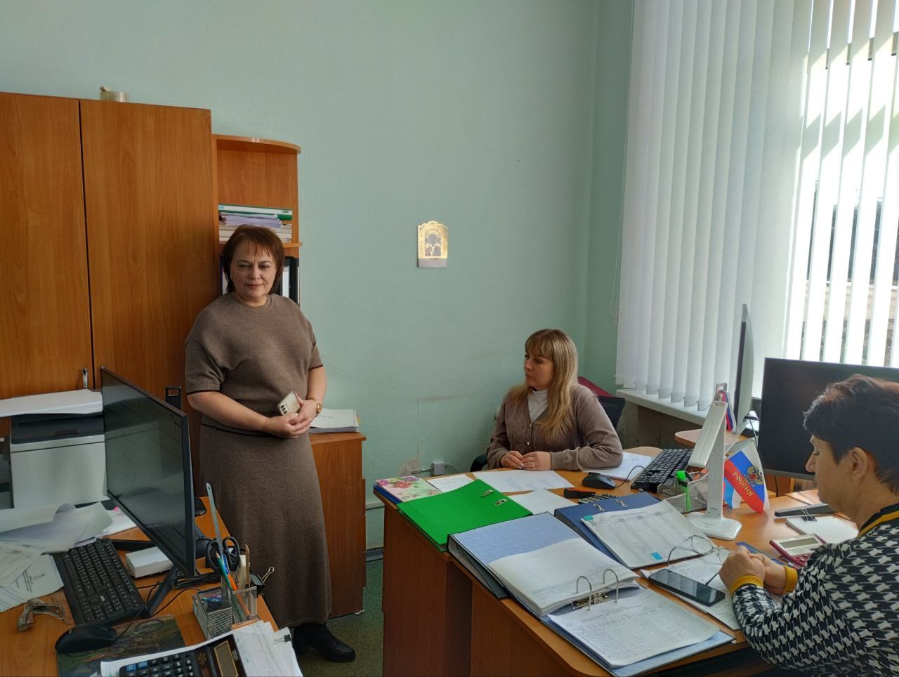 Депутат Тельмановского муниципального совета Елизавета Кямилева провела рабочую встречу с представителями Финансового управления Администрации Тельмановского муниципального округа