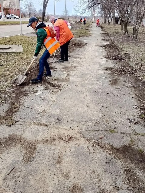 Александр Пеняев: С заботой об округе. Коммунальные службы Ясиноватой в ежедневном режиме проводят работу по благоустройству населенных пунктов округа Александр Пеняев: С заботой об округе. Коммунальные службы Ясиноватой в ежедневном режиме проводят работу по благоустройству населенных пунктов округа