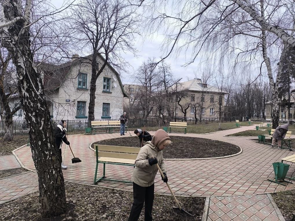 20.03.2026г. коллектив МБУДО ДДШИ принял участие в субботнике по благоустройству и наведению санитарного порядка на территории муниципального образования образования городского округа Дебальцево 20.03.2026г. коллектив МБУДО ДДШИ принял участие в субботнике по благоустройству и наведению санитарного порядка на территории муниципального образования образования городского округа Дебальцево