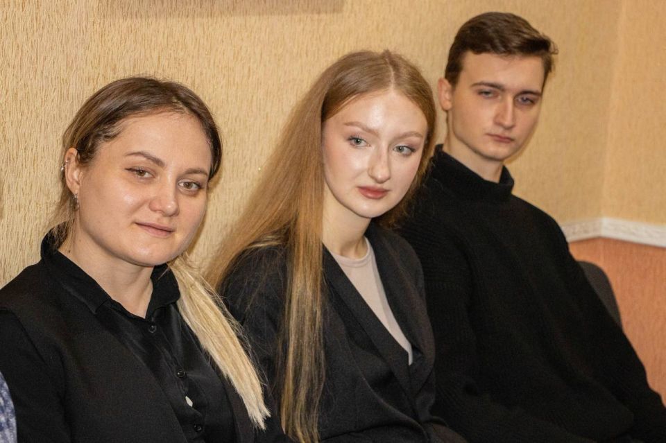Подписали соглашение с Дворцом культуры шахты им. Абакумова Подписали соглашение с Дворцом культуры шахты им. Абакумова