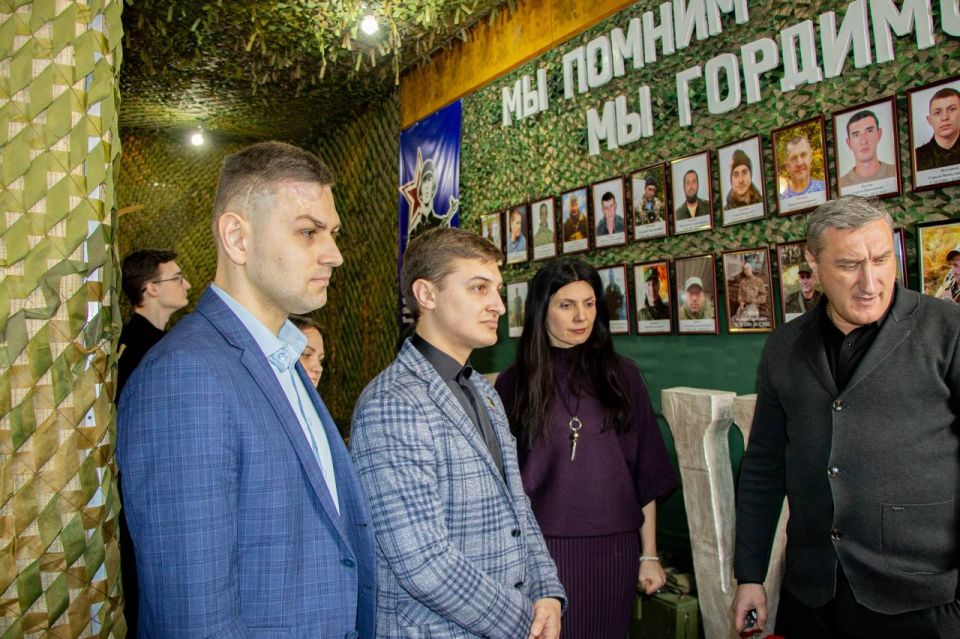 Подписали соглашение с Дворцом культуры шахты им. Абакумова Подписали соглашение с Дворцом культуры шахты им. Абакумова