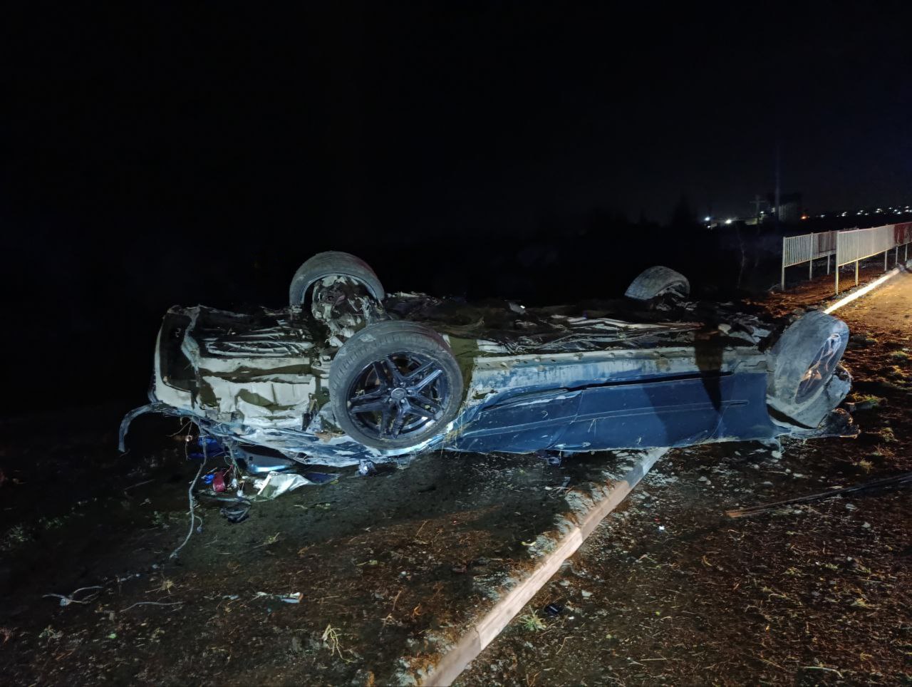 Полицейские устанавливают обстоятельства смертельного ДТП Полицейские устанавливают обстоятельства смертельного ДТП