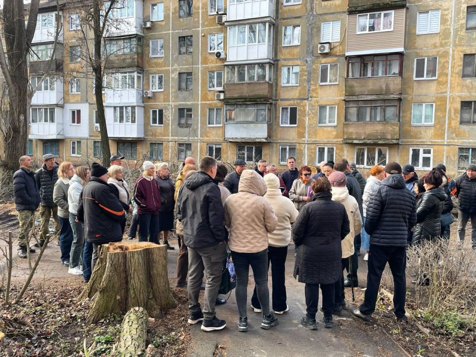 В Куйбышевском районе Донецка состоялся выездная встреча с гражданами в рамках проекта «Управдом» В Куйбышевском районе Донецка состоялся выездная встреча с гражданами в рамках проекта «Управдом»