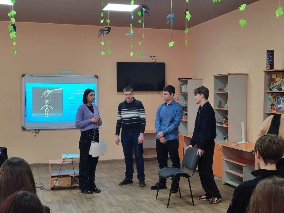 Сегодня, 20.03.2026 года, совместно с отделом культуры г.о. Дебальцево в молодёжном отделе МБУ "Мироновский поселковый ДК" прошла беседа "Профилактика ПАВ среди молодёжи" для учащихся старших классов ГБОУ "Мироновская... Сегодня, 20.03.2026 года, совместно с отделом культуры г.о. Дебальцево в молодёжном отделе МБУ "Мироновский поселковый ДК" прошла беседа "Профилактика ПАВ среди молодёжи" для учащихся старших классов ГБОУ "Мироновская...
