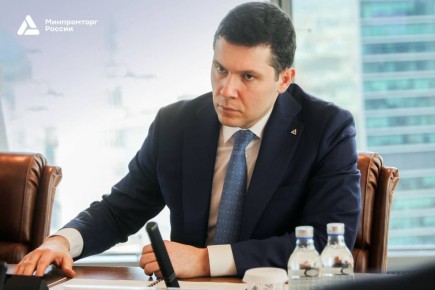 Антон Алиханов провел рабочую встречу с Денисом Пушилиным