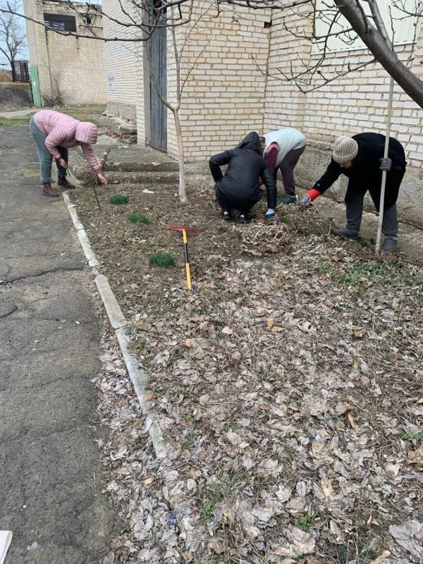 В рамках двухмесячника по благоустройству в Володарском муниципальном округе прошел субботник В рамках двухмесячника по благоустройству в Володарском муниципальном округе прошел субботник