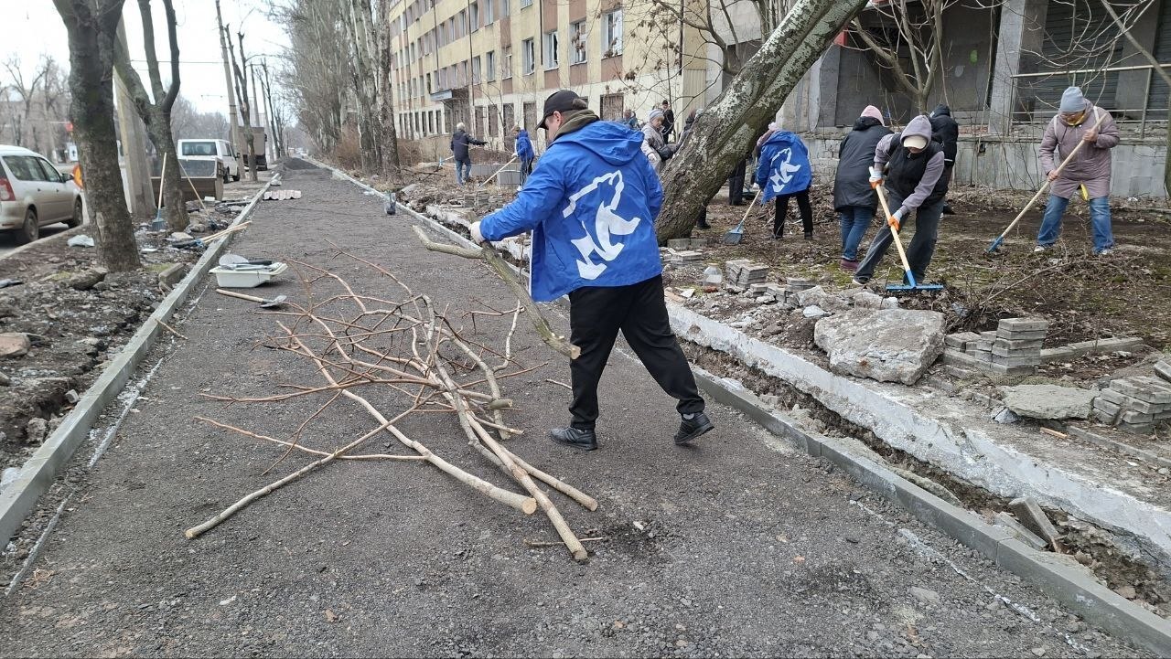 Валентин Левченко: Небольшая хорошая новость: у остановки на пересечении Партизанского и Киевского проспектов теперь чище и аккуратнее! Валентин Левченко: Небольшая хорошая новость: у остановки на пересечении Партизанского и Киевского проспектов теперь чище и аккуратнее!