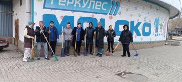 К субботнику присоединились предприятия и учреждения Кировского внутригородского района города Донецк!