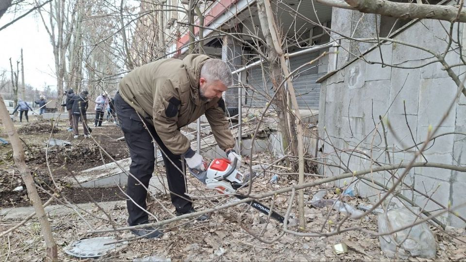 Валентин Левченко: Небольшая хорошая новость: у остановки на пересечении Партизанского и Киевского проспектов теперь чище и аккуратнее! Валентин Левченко: Небольшая хорошая новость: у остановки на пересечении Партизанского и Киевского проспектов теперь чище и аккуратнее!