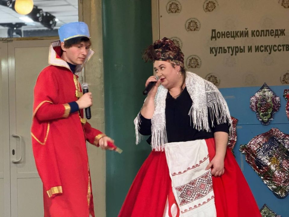 Неделя культуры в Донецком колледже культуры и искусств началась со сказки! Неделя культуры в Донецком колледже культуры и искусств началась со сказки!