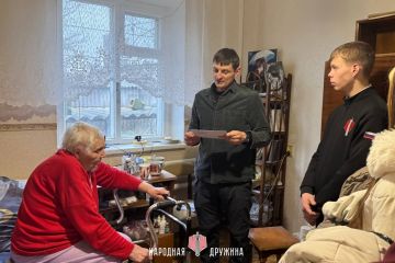 Всегда рядом. В рамках проекта «ДобровольчествоНД» дружинники Мангуша продолжают доставлять адресную гуманитарную помощь маломобильным пенсионерам