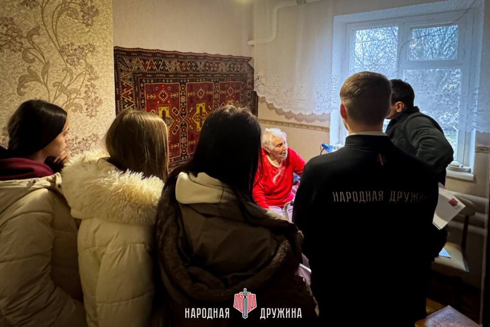 Всегда рядом. В рамках проекта «ДобровольчествоНД» дружинники Мангуша продолжают доставлять адресную гуманитарную помощь маломобильным пенсионерам Всегда рядом. В рамках проекта «ДобровольчествоНД» дружинники Мангуша продолжают доставлять адресную гуманитарную помощь маломобильным пенсионерам