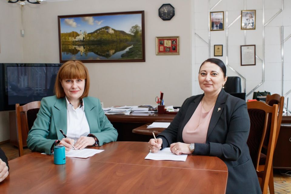 Подписание соглашения о сотрудничестве между Донецким республиканским краеведческим музеем и Камчатским краевым объединённым музеем Подписание соглашения о сотрудничестве между Донецким республиканским краеведческим музеем и Камчатским краевым объединённым музеем