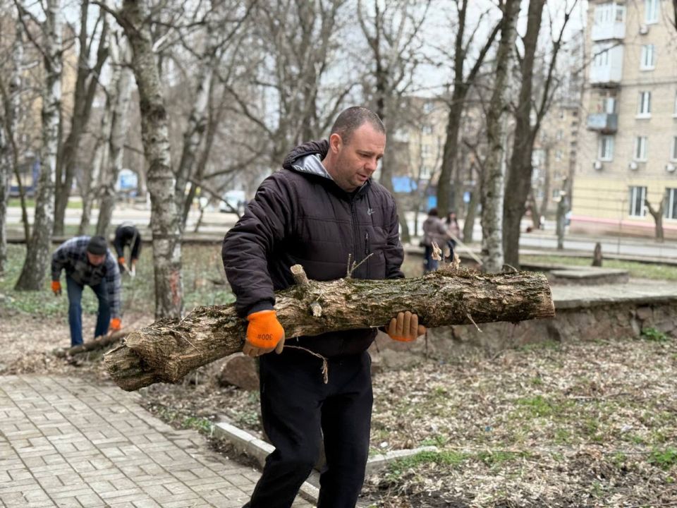 Чистота начинается с нас: Ворошиловский район преобразился после городского субботника! Чистота начинается с нас: Ворошиловский район преобразился после городского субботника!