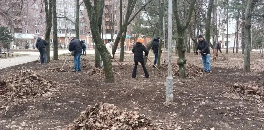 Елена Синецкая: Сегодня, 21 марта, в рамках партийного проекта "Городская среда" партии "Единая Россия" сотрудники Управы Калининского внутригородского района совместно с активистами общественной организации «Движение... Елена Синецкая: Сегодня, 21 марта, в рамках партийного проекта "Городская среда" партии "Единая Россия" сотрудники Управы Калининского внутригородского района совместно с активистами общественной организации «Движение...