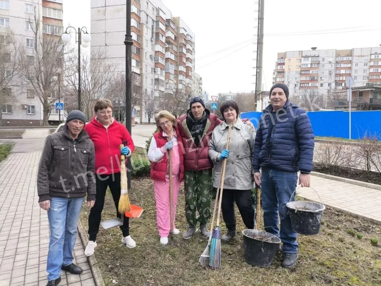 Алексей Кулемзин: Сотрудники управления по физической культуре и спорту, а также культурных и спортивных учреждений не остались в стороне и приняли активное участие в субботнике! Алексей Кулемзин: Сотрудники управления по физической культуре и спорту, а также культурных и спортивных учреждений не остались в стороне и приняли активное участие в субботнике!