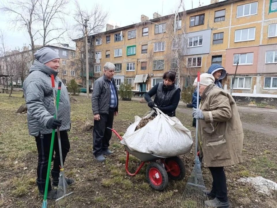 В Советском внутригородском районе состоялся общегородской субботник В Советском внутригородском районе состоялся общегородской субботник