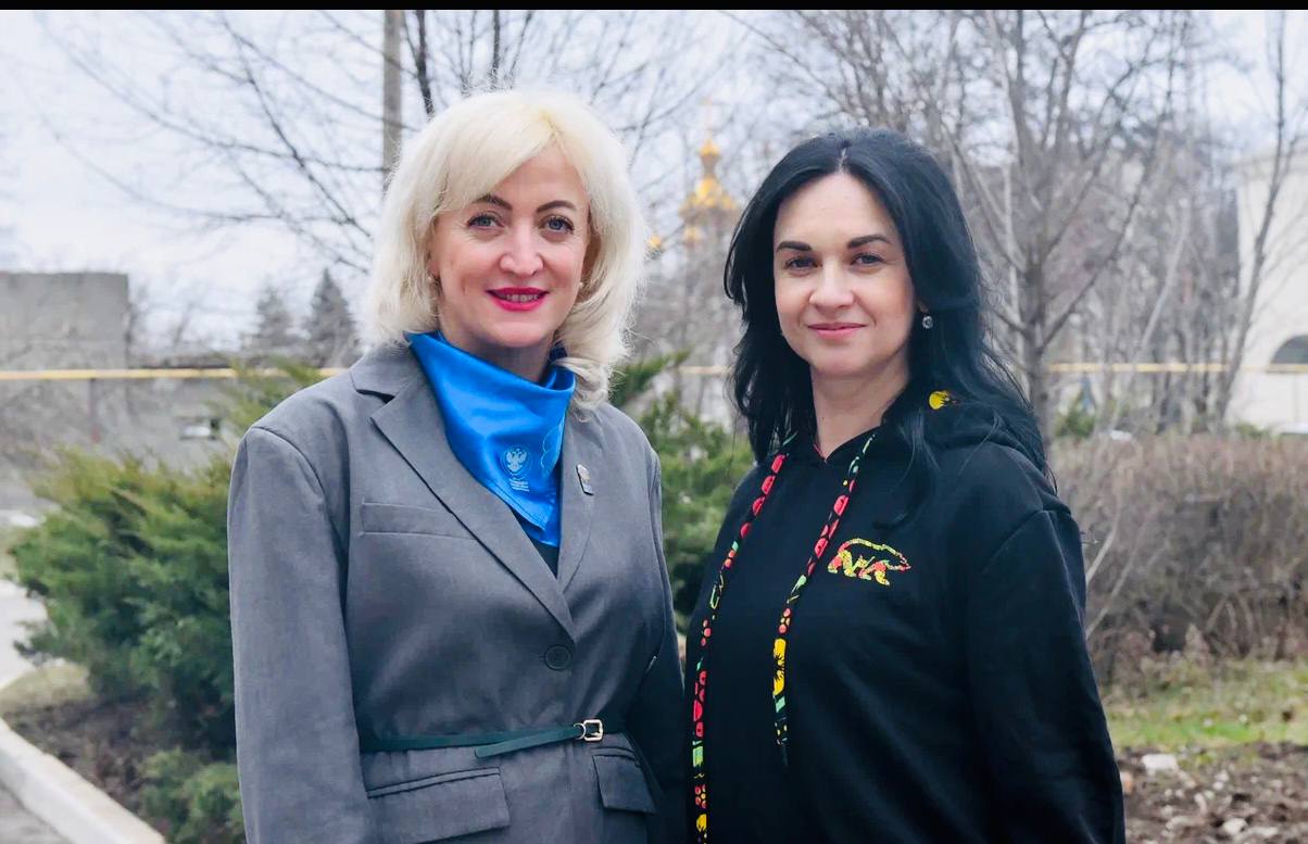 Представительницы Женского движения Единой России Ясиноватой традиционно проведали раненых бойцов, которые проходят лечение и реабилитацию в больнице города Представительницы Женского движения Единой России Ясиноватой традиционно проведали раненых бойцов, которые проходят лечение и реабилитацию в больнице города