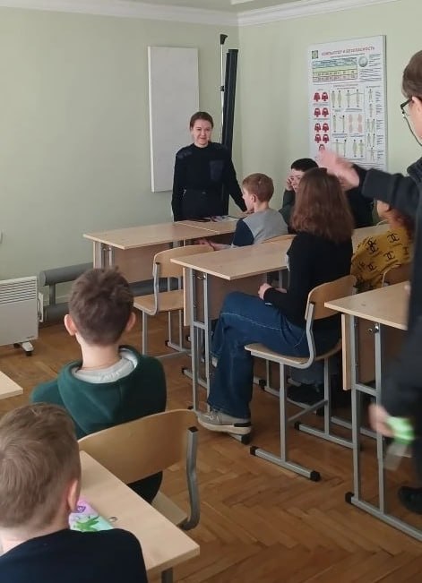 На Донецкой детской железной дороге 21 марта прошла важная и актуальная беседа с юными воспитанниками На Донецкой детской железной дороге 21 марта прошла важная и актуальная беседа с юными воспитанниками