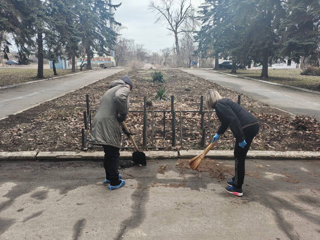 В Никитовском внутригородском районе города Горловка проведен субботник В Никитовском внутригородском районе города Горловка проведен субботник