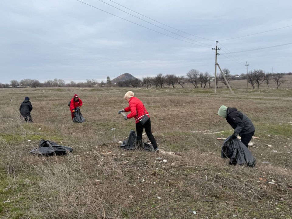 Сегодня, 21 марта, в рамкам проекта Единой России «Городская среда», Моспинское территориальное управление администрации городского округа Донецк, вместе с предприятиями, учреждениями и организациями приняли активное участие... Сегодня, 21 марта, в рамкам проекта Единой России «Городская среда», Моспинское территориальное управление администрации городского округа Донецк, вместе с предприятиями, учреждениями и организациями приняли активное участие...