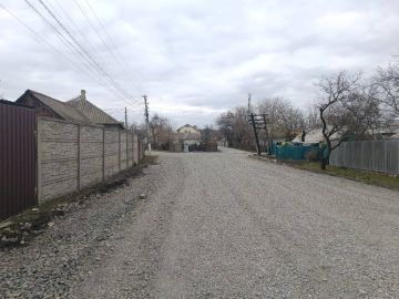 Денис Зубов: В рамках заключенного администрацией контракта подрядная организация в конце 2025 года проводила первый этап работ по ремонту дорожного покрытия по пер