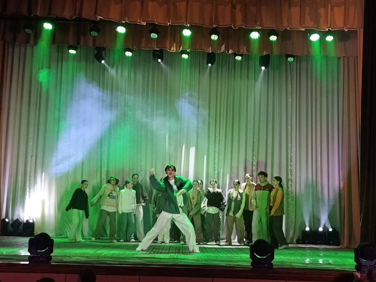 Юбилейный вечер в ДК им. Воровского: праздник таланта продолжается! Юбилейный вечер в ДК им. Воровского: праздник таланта продолжается!