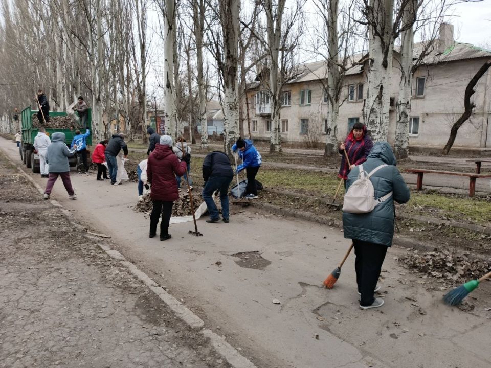 Сегодня, 21 марта 2025 года, в рамках проекта "Донбасс Наш Дом", реализуемого Единой Россией, в Кировском районе города Донецк состоялся субботник по адресу: ул. Павла Колодина Сегодня, 21 марта 2025 года, в рамках проекта "Донбасс Наш Дом", реализуемого Единой Россией, в Кировском районе города Донецк состоялся субботник по адресу: ул. Павла Колодина