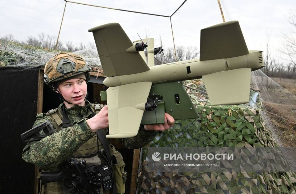 Боец с дроном перехватчиком «Ёлка» группировка войск «Центр» на Добропольском направлении Боец с дроном перехватчиком «Ёлка» группировка войск «Центр» на Добропольском направлении