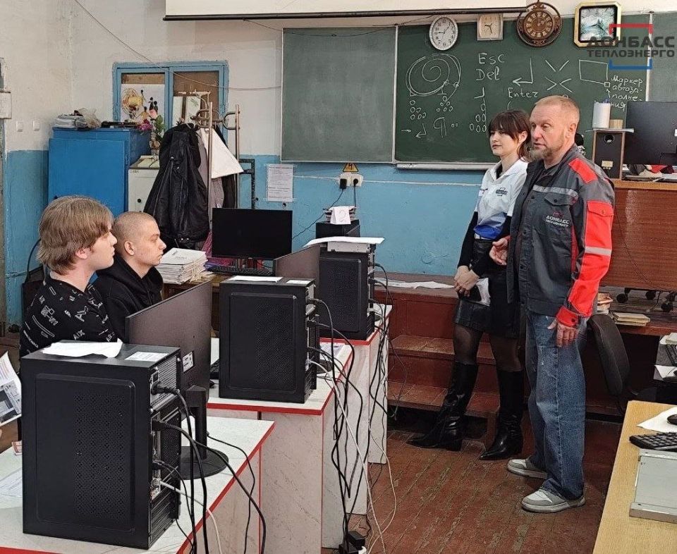 ТЕПЛО В ГОРОДЕ НАЧИНАЕТСЯ С ВАС: ФИЛИАЛ «ШАХТЁРСКТЕПЛОСЕТЬ» ПРИГЛАШАЕТ БУДУЩИХ МАШИНИСТОВ ЭКСКАВАТОРА! ТЕПЛО В ГОРОДЕ НАЧИНАЕТСЯ С ВАС: ФИЛИАЛ «ШАХТЁРСКТЕПЛОСЕТЬ» ПРИГЛАШАЕТ БУДУЩИХ МАШИНИСТОВ ЭКСКАВАТОРА!