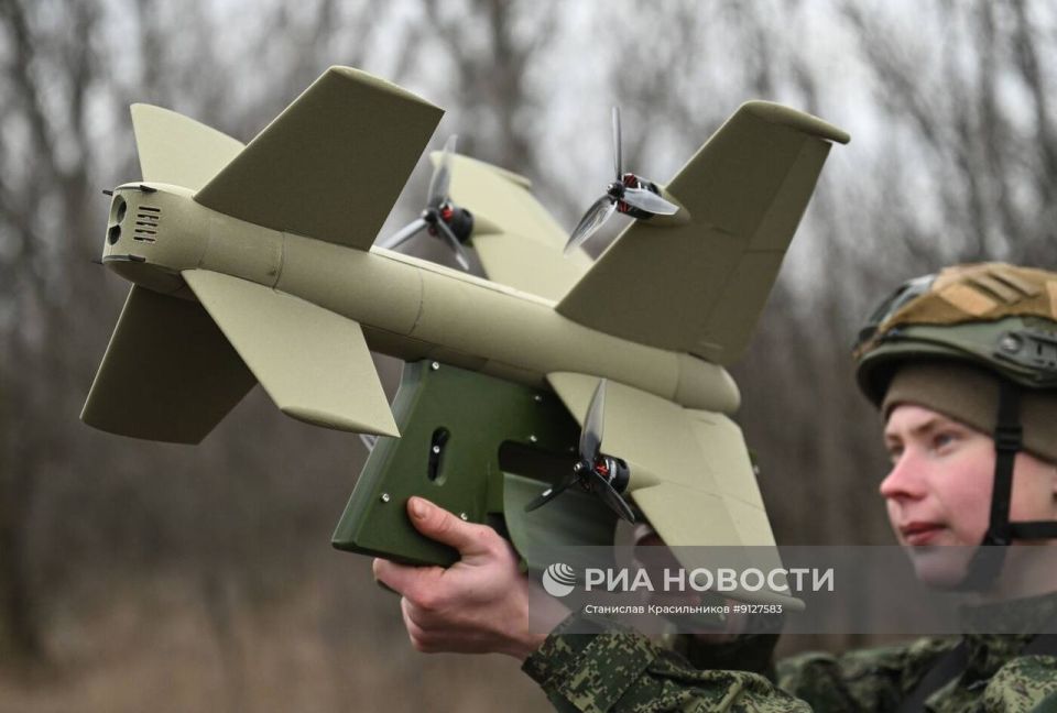 Боец с дроном перехватчиком «Ёлка» группировка войск «Центр» на Добропольском направлении Боец с дроном перехватчиком «Ёлка» группировка войск «Центр» на Добропольском направлении