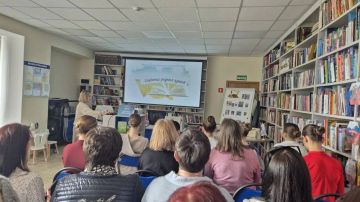 Поэзия без границ: в Мангушском округе прошёл вечер «Соцветие родных языков»