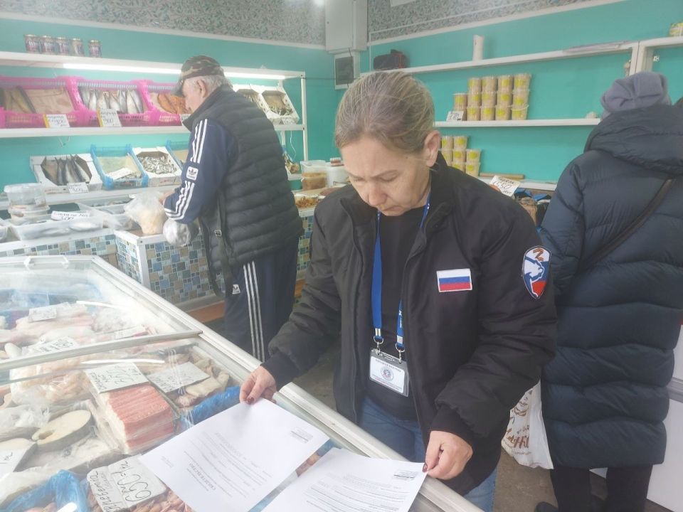 Иван Адамец: В Куйбышевском районе Донецка прошел рейд Народного контроля по соблюдению правил торговли и санитарных норм Иван Адамец: В Куйбышевском районе Донецка прошел рейд Народного контроля по соблюдению правил торговли и санитарных норм