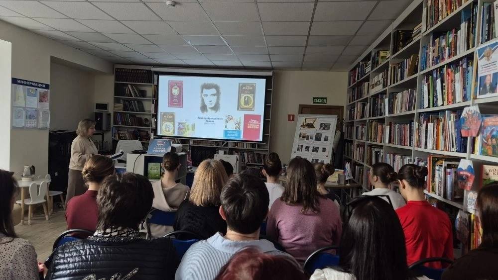 Поэзия без границ: в Мангушском округе прошёл вечер «Соцветие родных языков» Поэзия без границ: в Мангушском округе прошёл вечер «Соцветие родных языков»