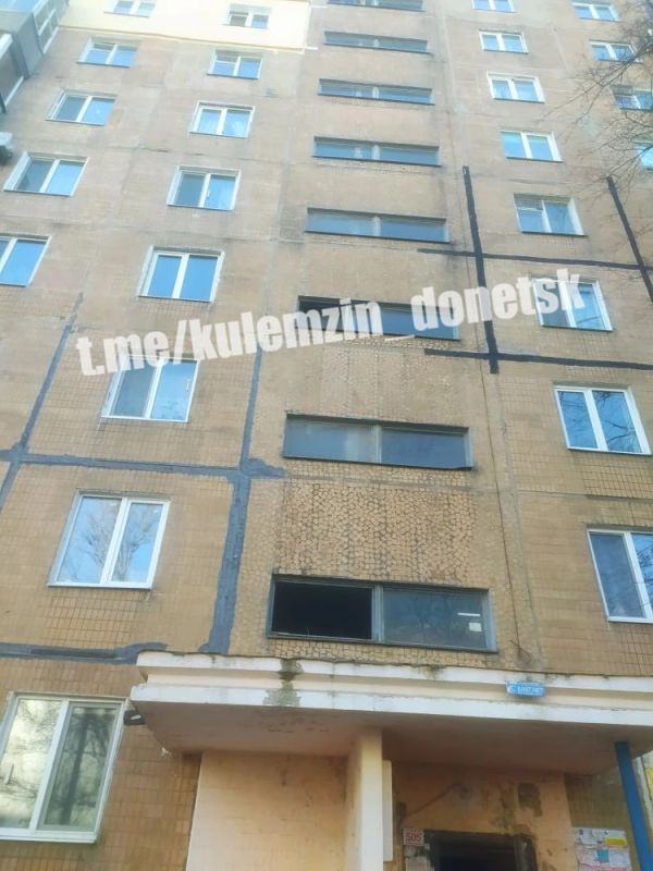 Последствия ночного вражеского обстрела укронацистами Буденновского района Последствия ночного вражеского обстрела укронацистами Буденновского района