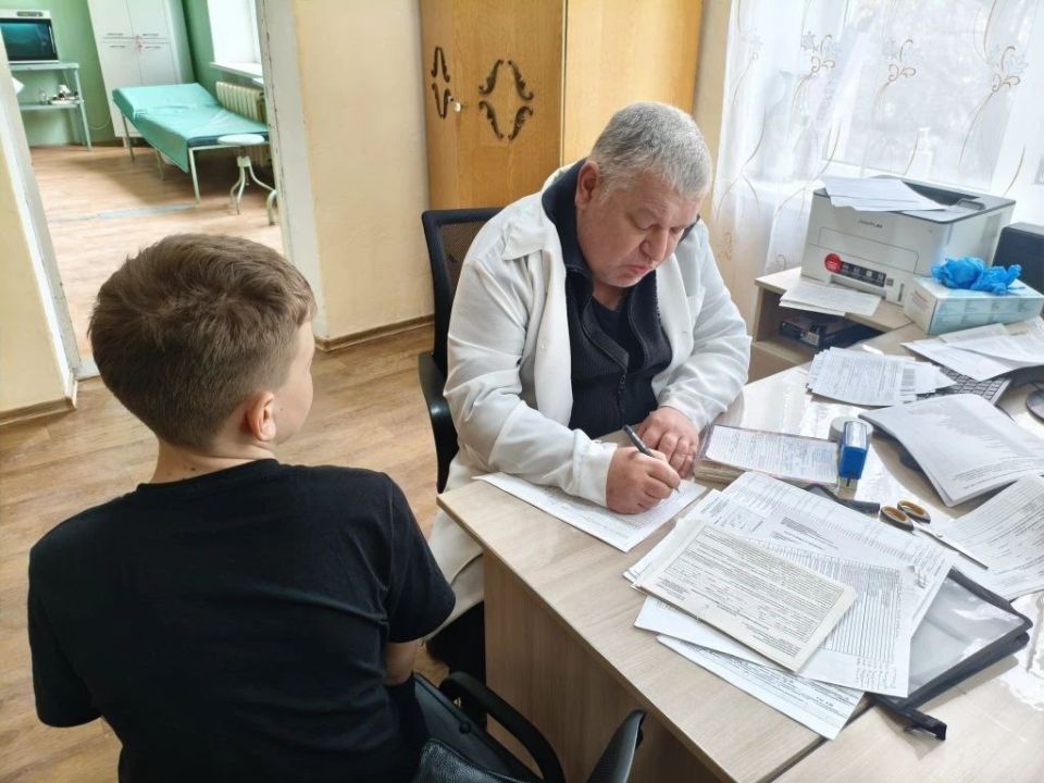 В Мангушской ЦРБ прошёл приём мультидисциплинарной бригады детских врачей В Мангушской ЦРБ прошёл приём мультидисциплинарной бригады детских врачей