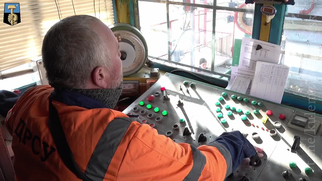 Алексей Кулемзин: Сегодня на базе предприятия «Дорожное ремонтно-строительное управление» состоялся успешный пробный запуск асфальтобетонного завода в новом сезоне